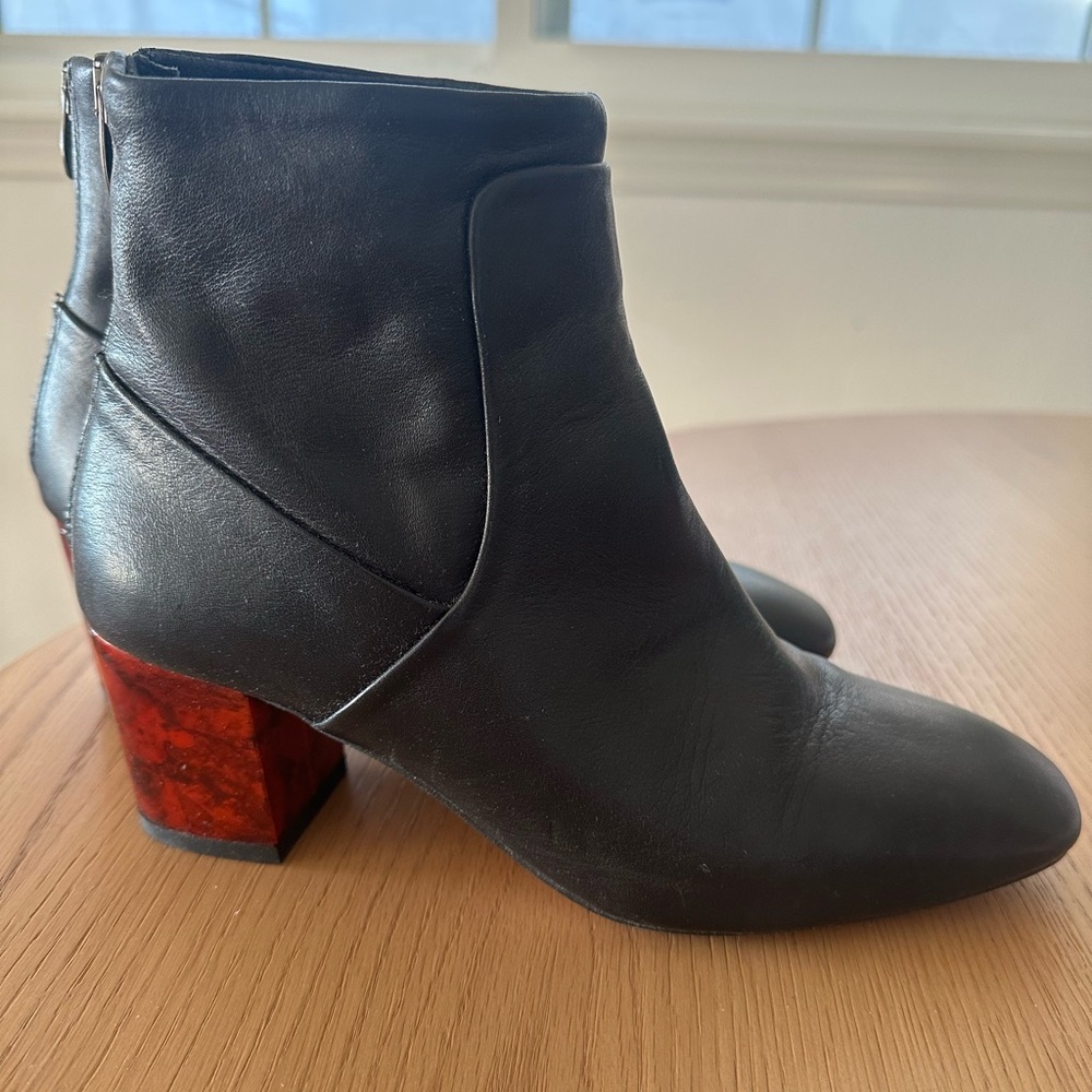 TOPSHOP BLACK LEATHER ANKLE BOOTS/ BOOTIES